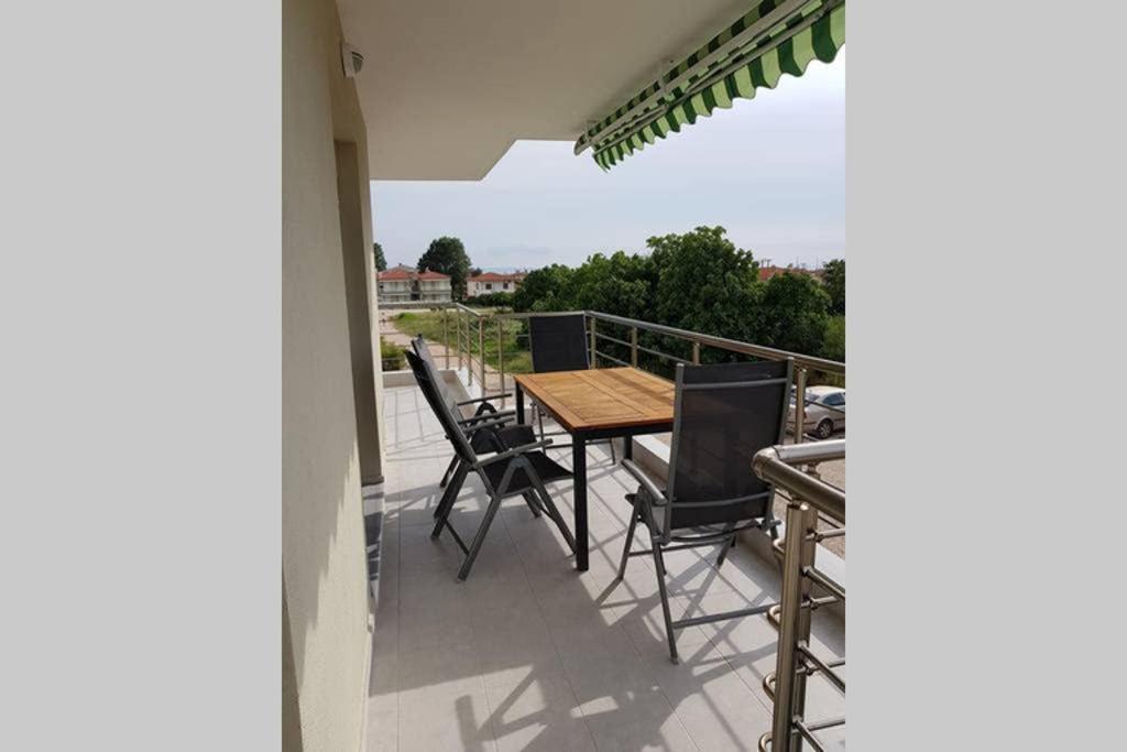 Orange Apartment Никити Екстериор снимка