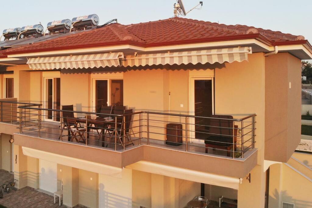 Orange Apartment Никити Екстериор снимка