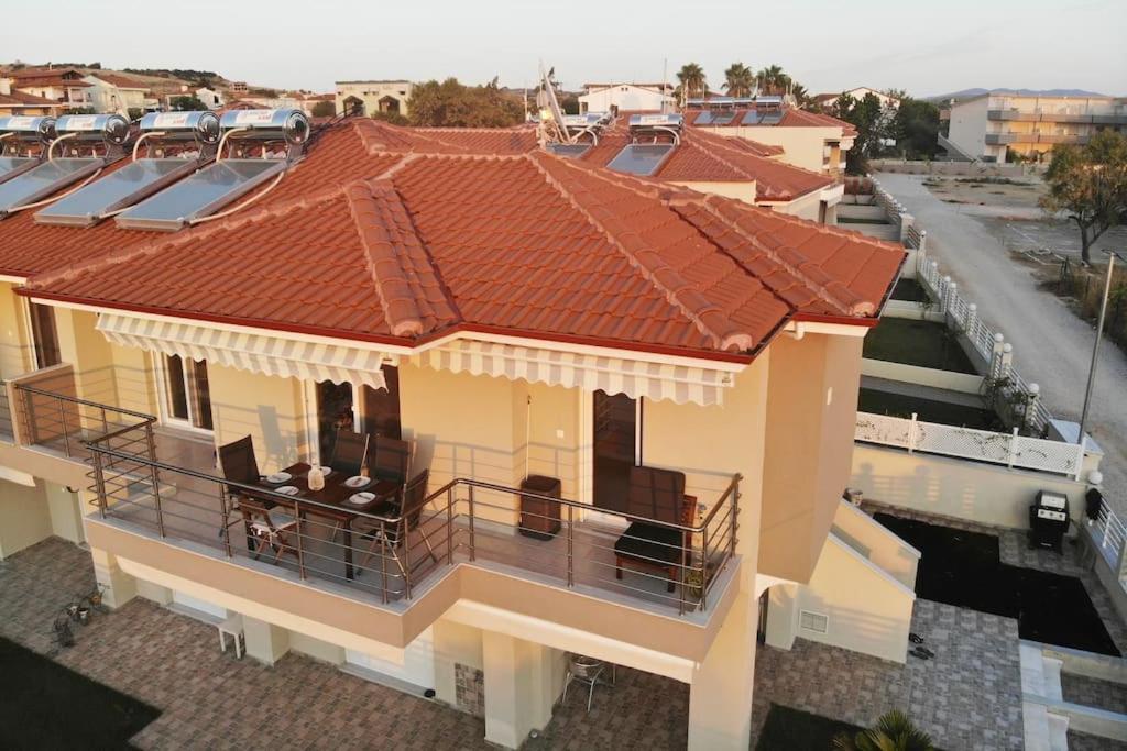 Orange Apartment Никити Екстериор снимка