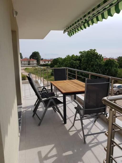 Orange Apartment Никити Екстериор снимка